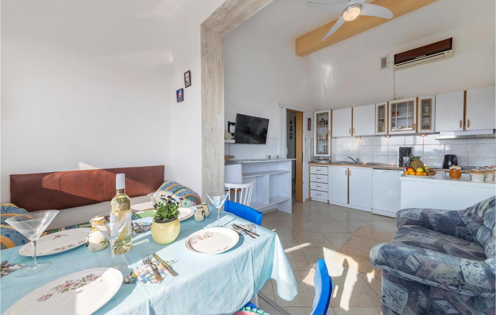 Beautiful Apartment In Barbariga With Kitchen Екстер'єр фото