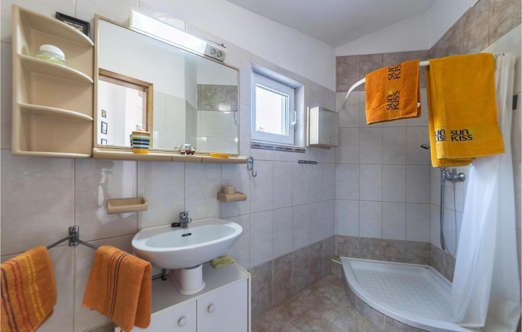 Beautiful Apartment In Barbariga With Kitchen Екстер'єр фото