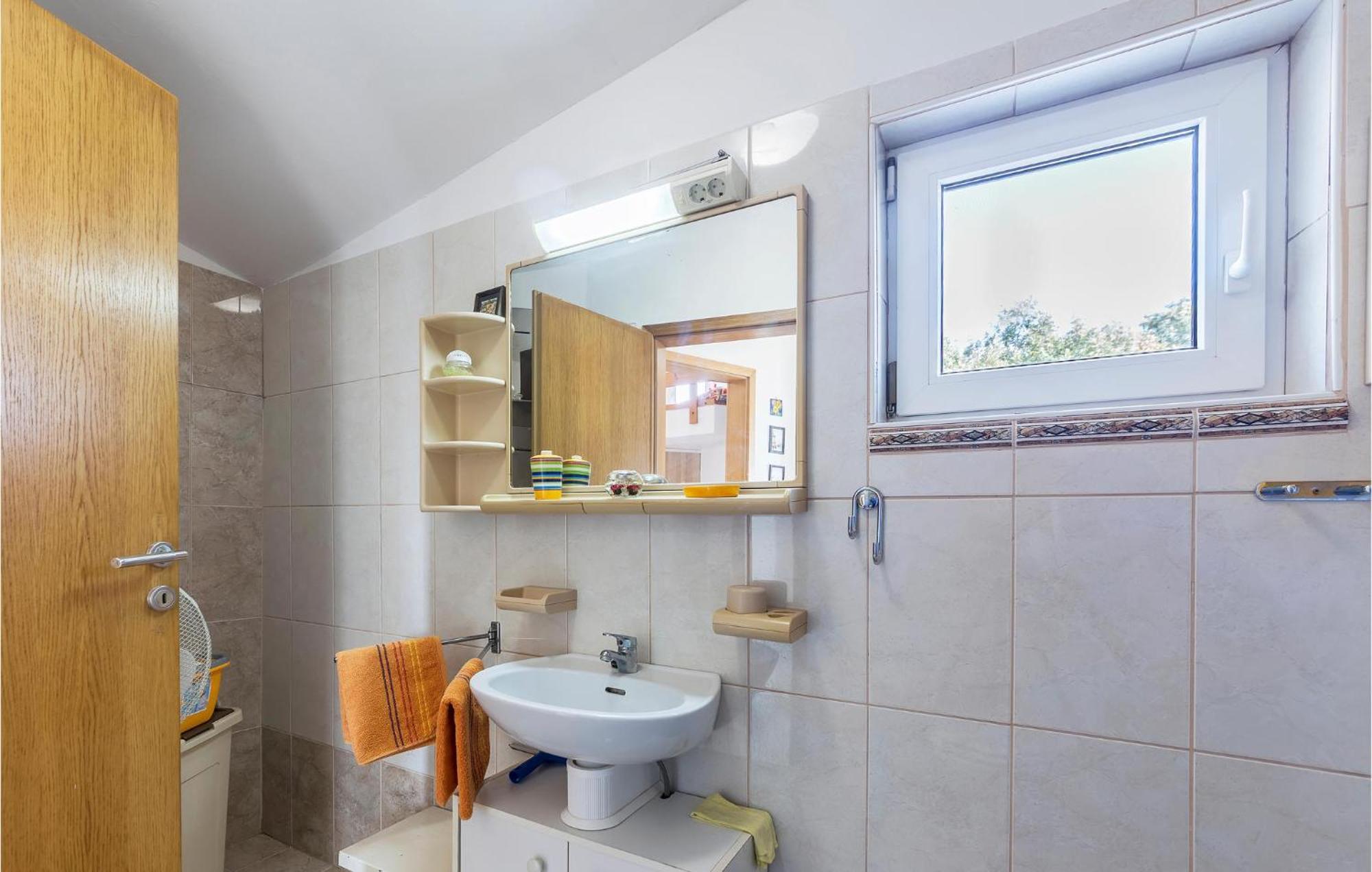 Beautiful Apartment In Barbariga With Kitchen Екстер'єр фото