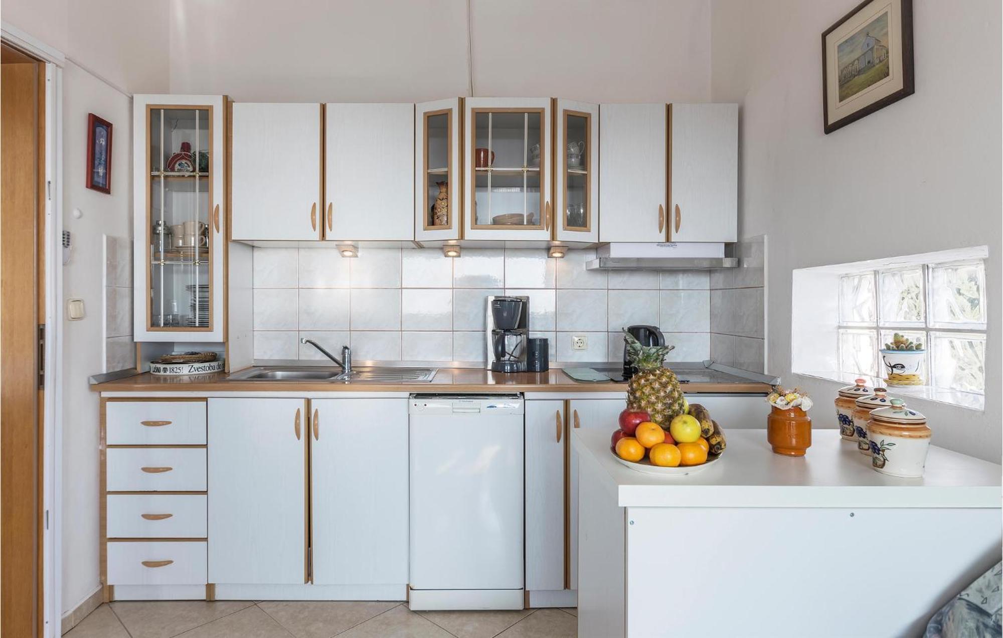 Beautiful Apartment In Barbariga With Kitchen Екстер'єр фото