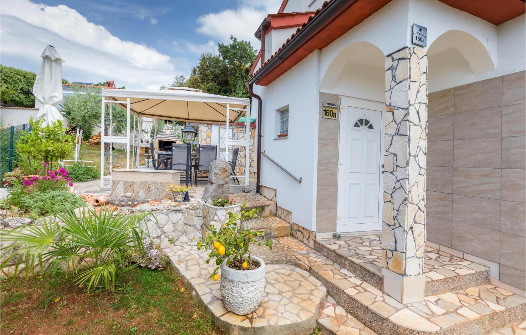 Beautiful Apartment In Barbariga With Kitchen Екстер'єр фото